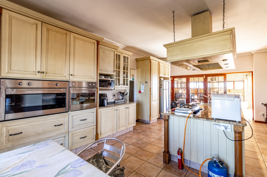 5 Bedroom Property for Sale in Bronkhorstbaai Gauteng