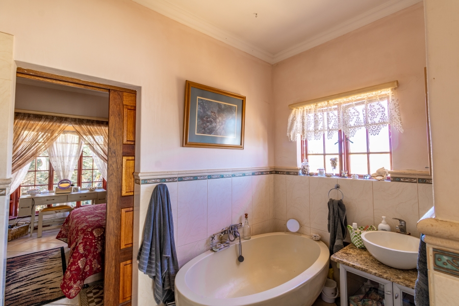 5 Bedroom Property for Sale in Bronkhorstbaai Gauteng