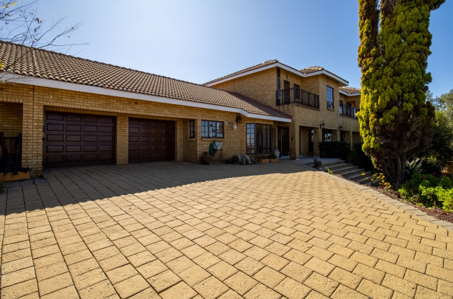 5 Bedroom Property for Sale in Bronkhorstbaai Gauteng