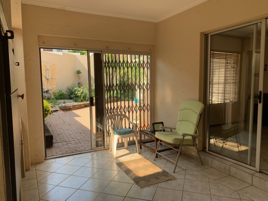 3 Bedroom Property for Sale in Faerie Glen Gauteng