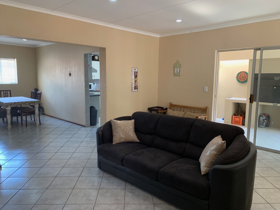 3 Bedroom Property for Sale in Faerie Glen Gauteng