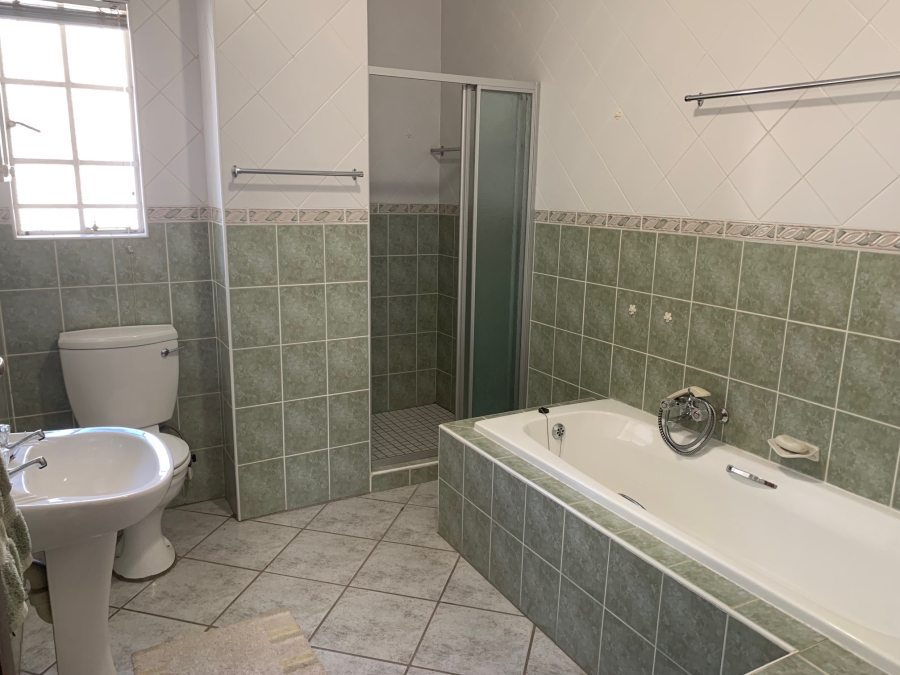 3 Bedroom Property for Sale in Faerie Glen Gauteng