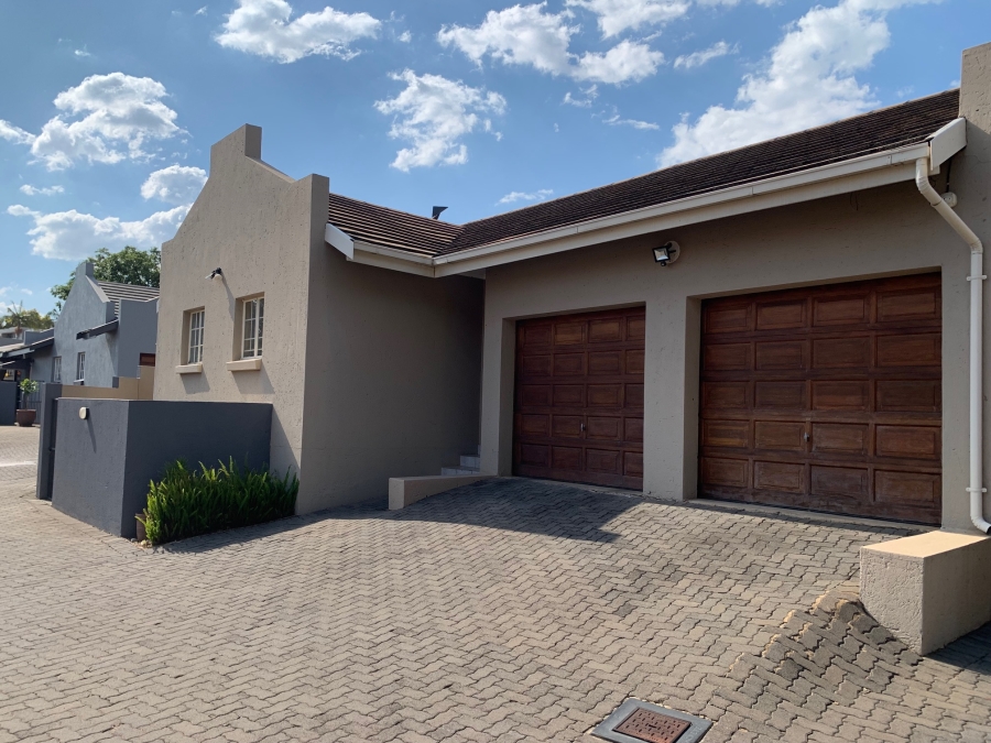 3 Bedroom Property for Sale in Faerie Glen Gauteng