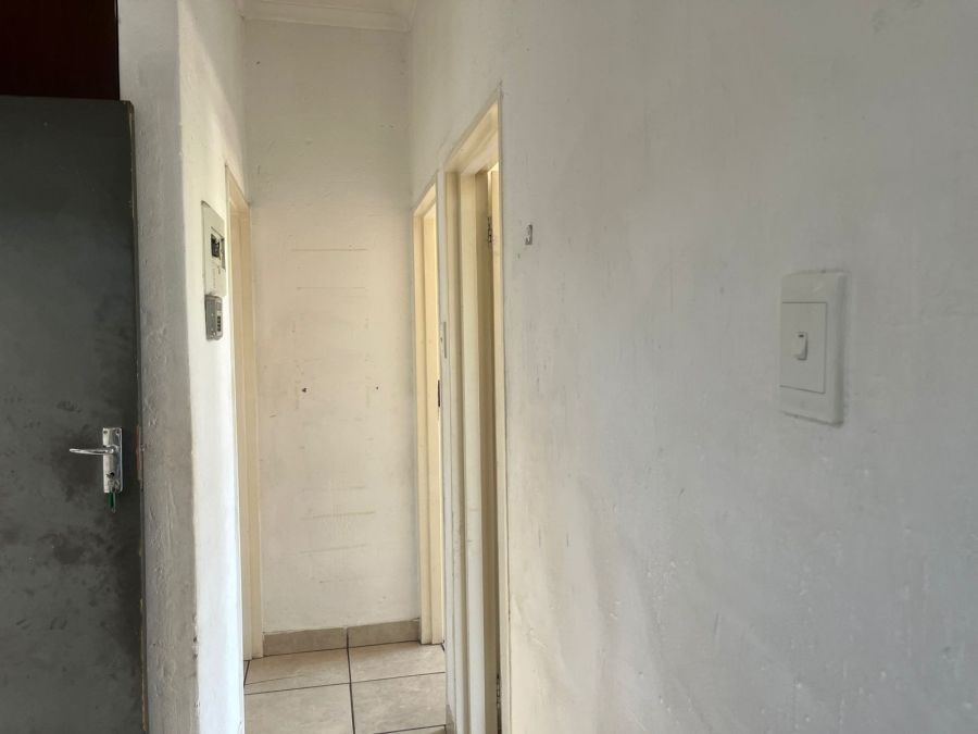 To Let 2 Bedroom Property for Rent in Buccleuch Gauteng