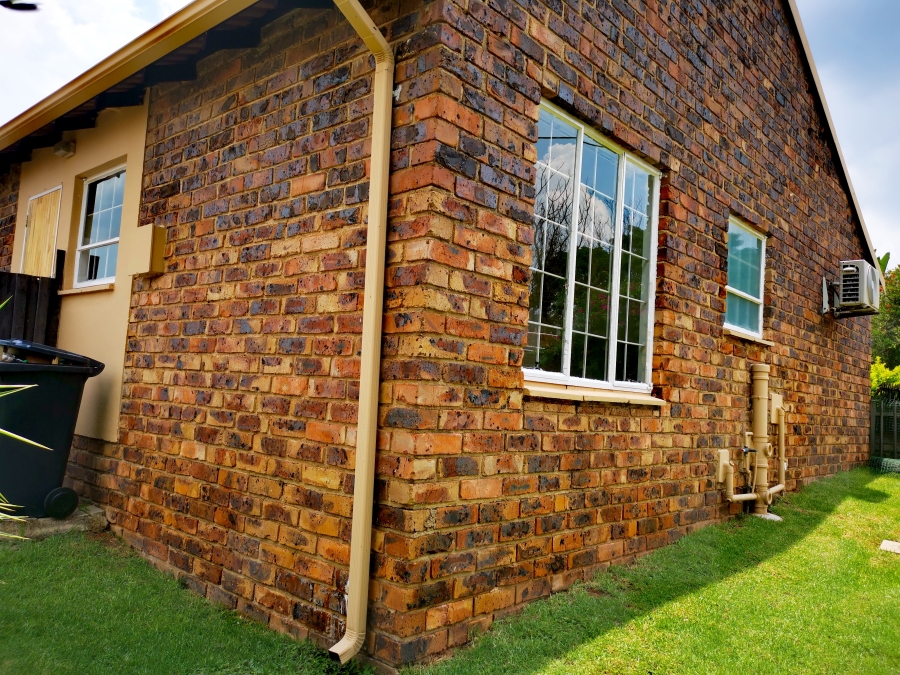 2 Bedroom Property for Sale in Allens Nek Gauteng