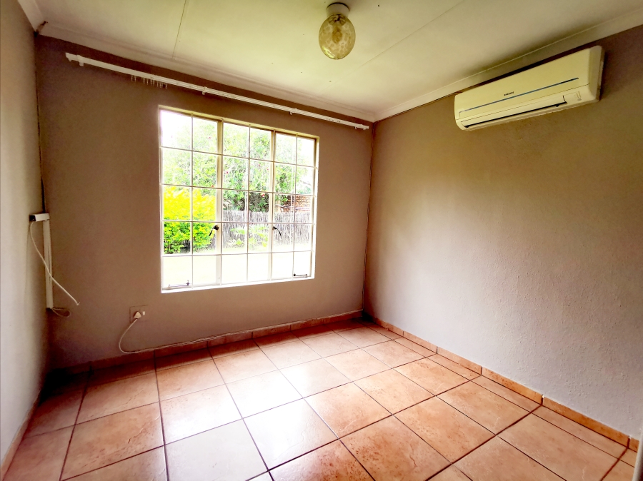 2 Bedroom Property for Sale in Allens Nek Gauteng