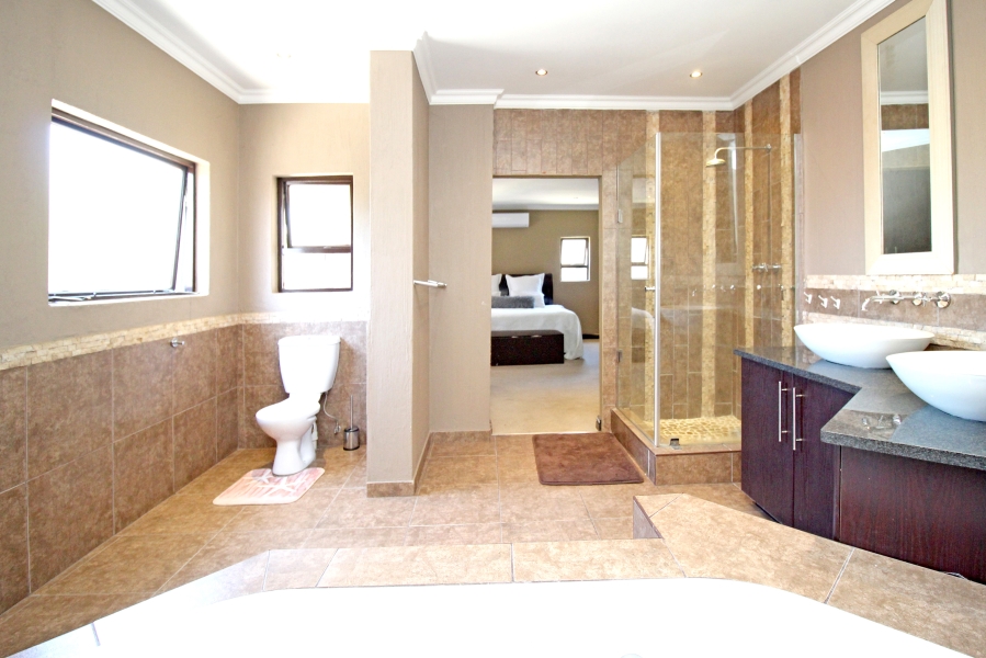 4 Bedroom Property for Sale in Kyalami Hills Gauteng