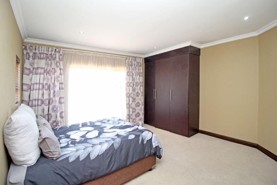 4 Bedroom Property for Sale in Kyalami Hills Gauteng