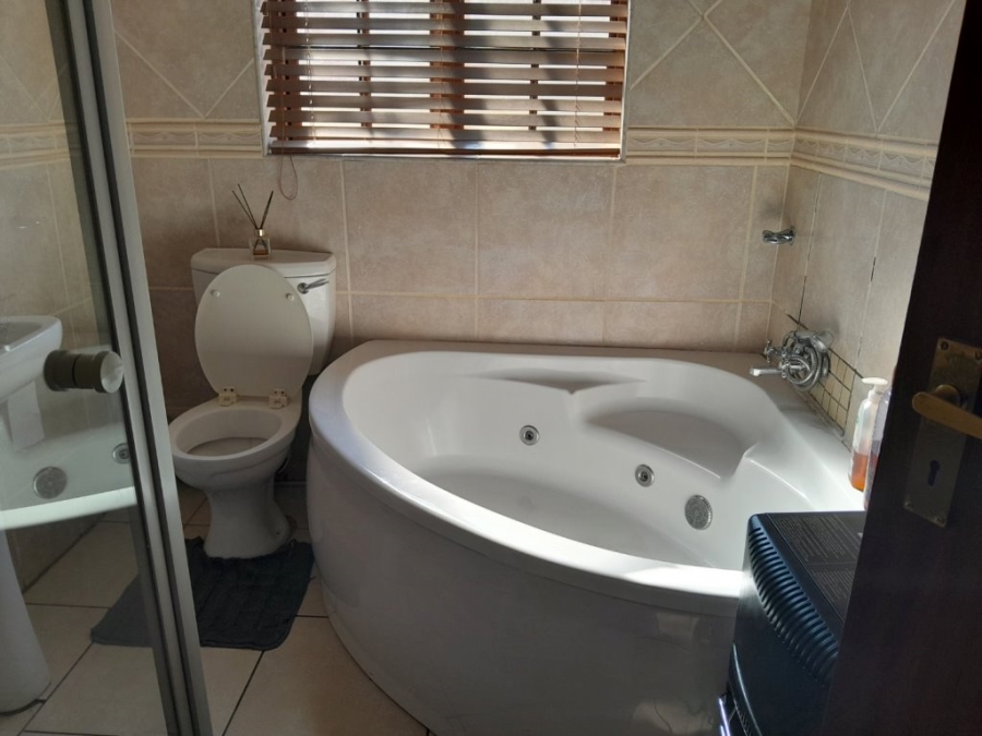 3 Bedroom Property for Sale in Heatherview Gauteng