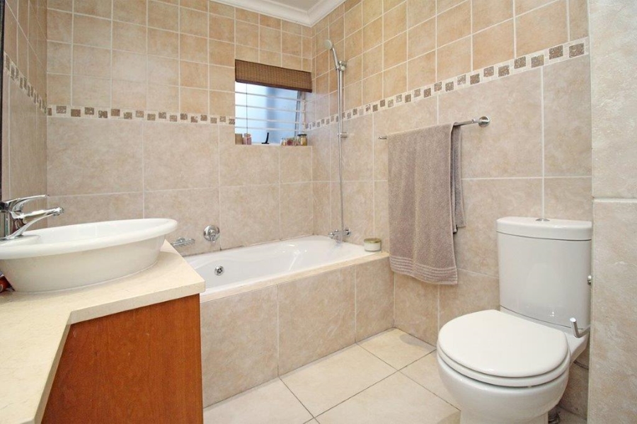 4 Bedroom Property for Sale in Dowerglen Ext 3 Gauteng