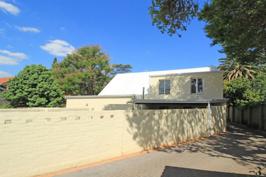 To Let 2 Bedroom Property for Rent in Linden Gauteng