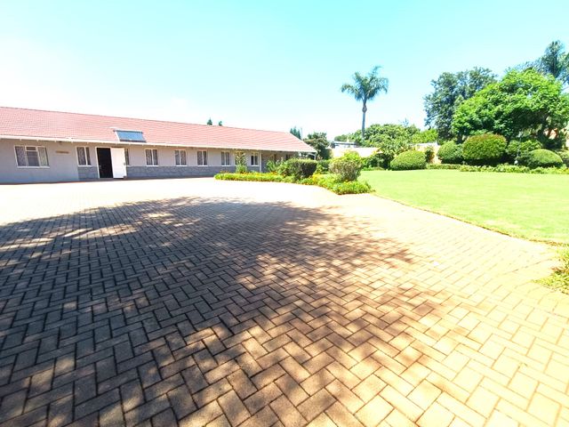 To Let 2 Bedroom Property for Rent in Fairland Gauteng