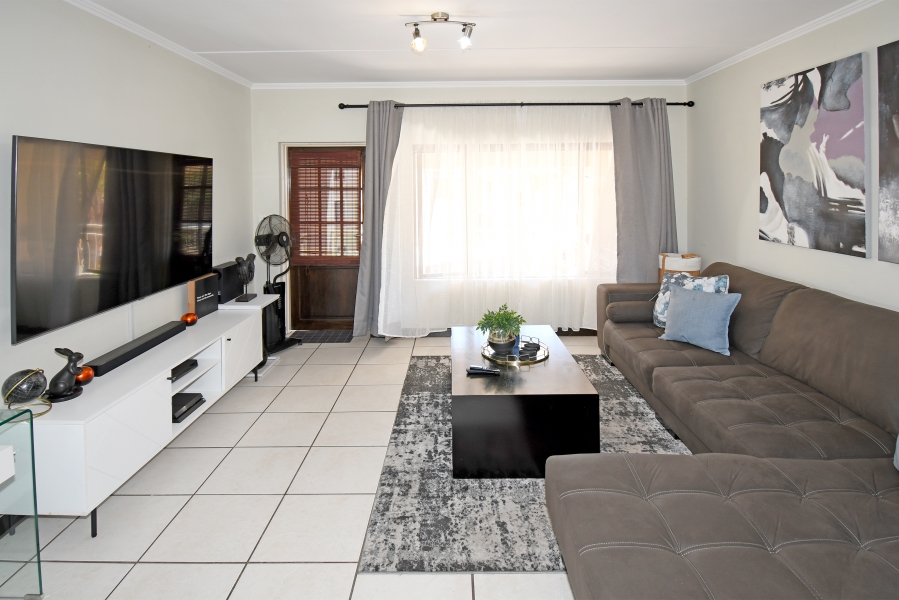 2 Bedroom Property for Sale in Sunninghill Gauteng