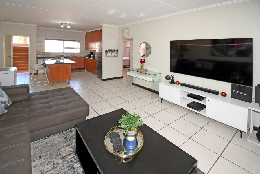 2 Bedroom Property for Sale in Sunninghill Gauteng