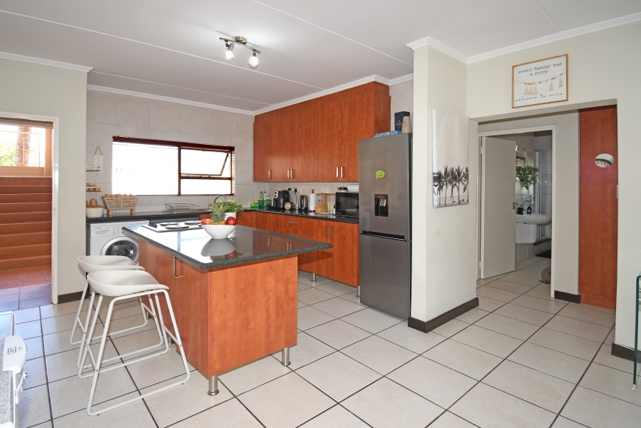 2 Bedroom Property for Sale in Sunninghill Gauteng