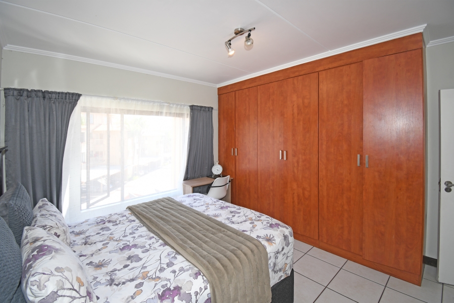 2 Bedroom Property for Sale in Sunninghill Gauteng