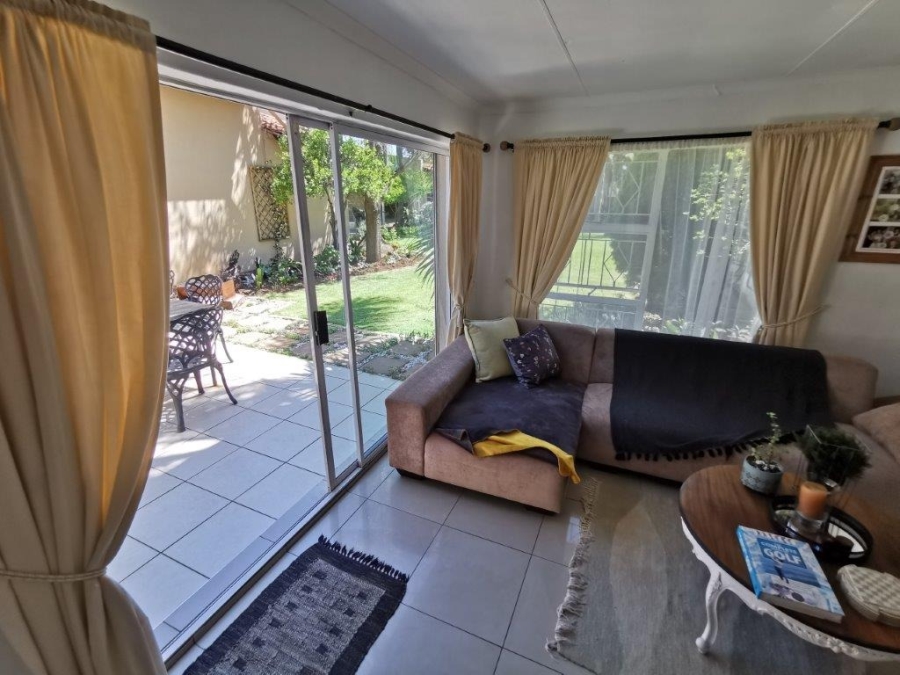 6 Bedroom Property for Sale in Brackenhurst Gauteng