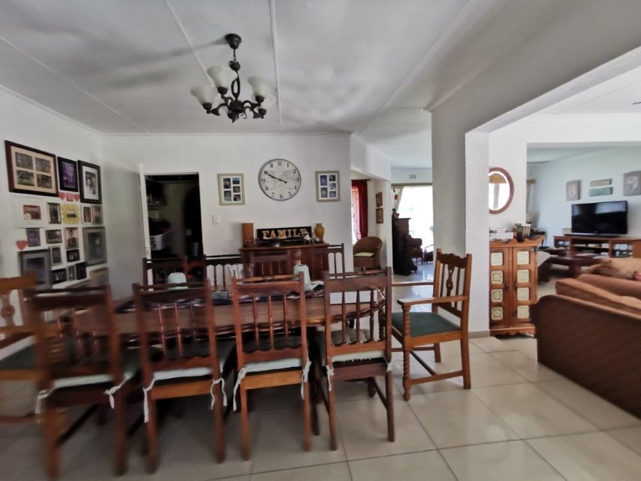 6 Bedroom Property for Sale in Brackenhurst Gauteng