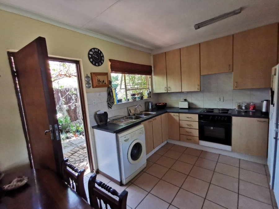 6 Bedroom Property for Sale in Brackenhurst Gauteng