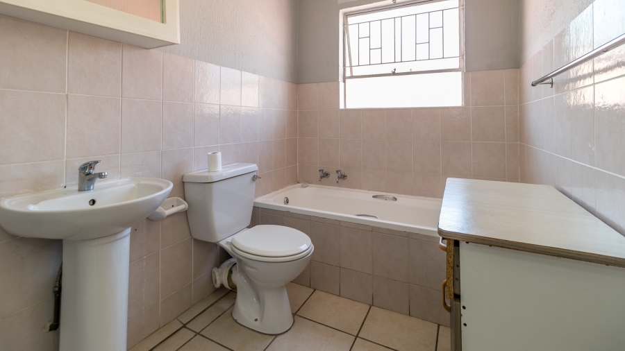 2 Bedroom Property for Sale in Vorna Valley Gauteng