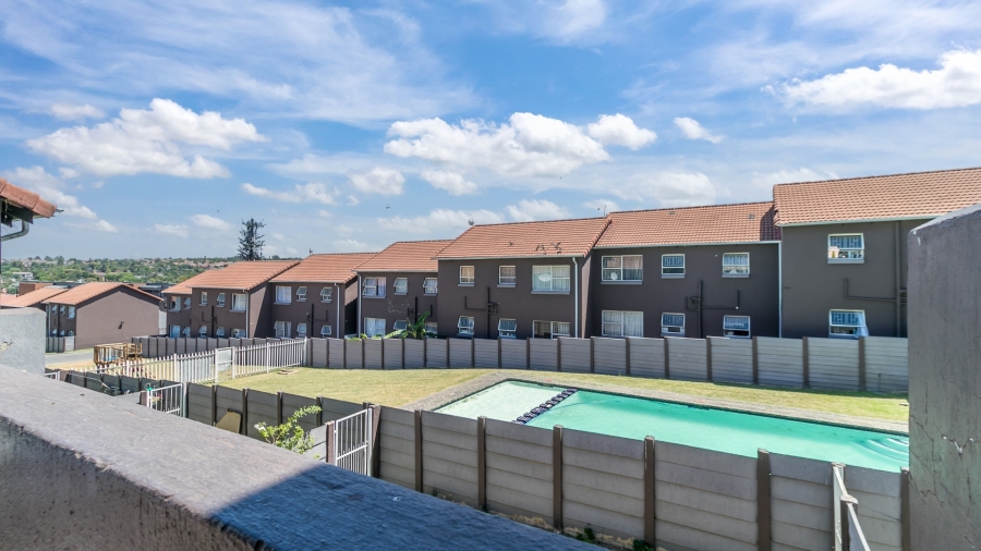 2 Bedroom Property for Sale in Vorna Valley Gauteng