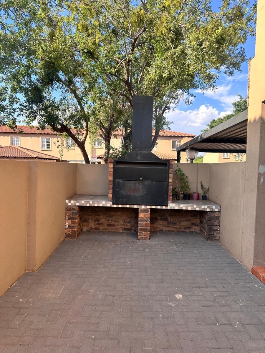 3 Bedroom Property for Sale in Annlin Gauteng