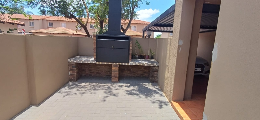 3 Bedroom Property for Sale in Annlin Gauteng