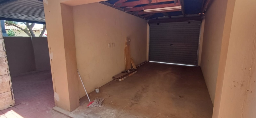 3 Bedroom Property for Sale in Annlin Gauteng