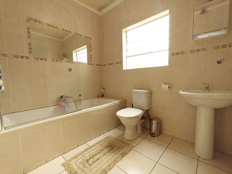 To Let 3 Bedroom Property for Rent in Ravensklip Gauteng