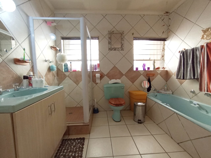 To Let 3 Bedroom Property for Rent in Ravensklip Gauteng