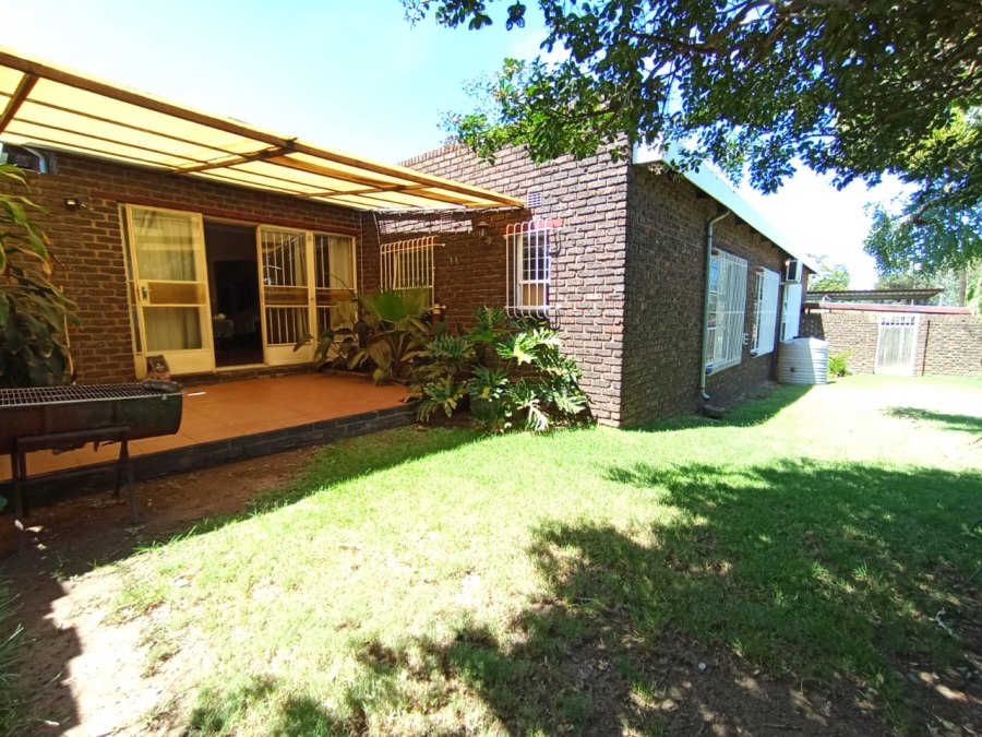 To Let 3 Bedroom Property for Rent in Ravensklip Gauteng