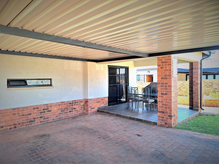 3 Bedroom Property for Sale in Lion Pride Gauteng