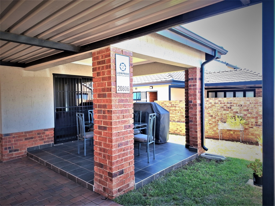 3 Bedroom Property for Sale in Lion Pride Gauteng