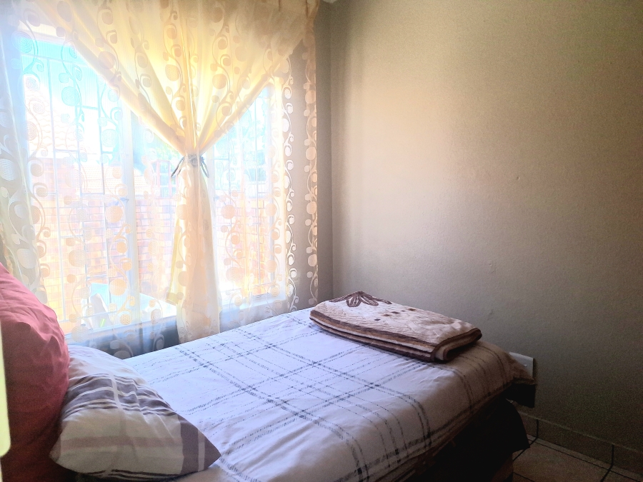 2 Bedroom Property for Sale in Groblerpark Gauteng