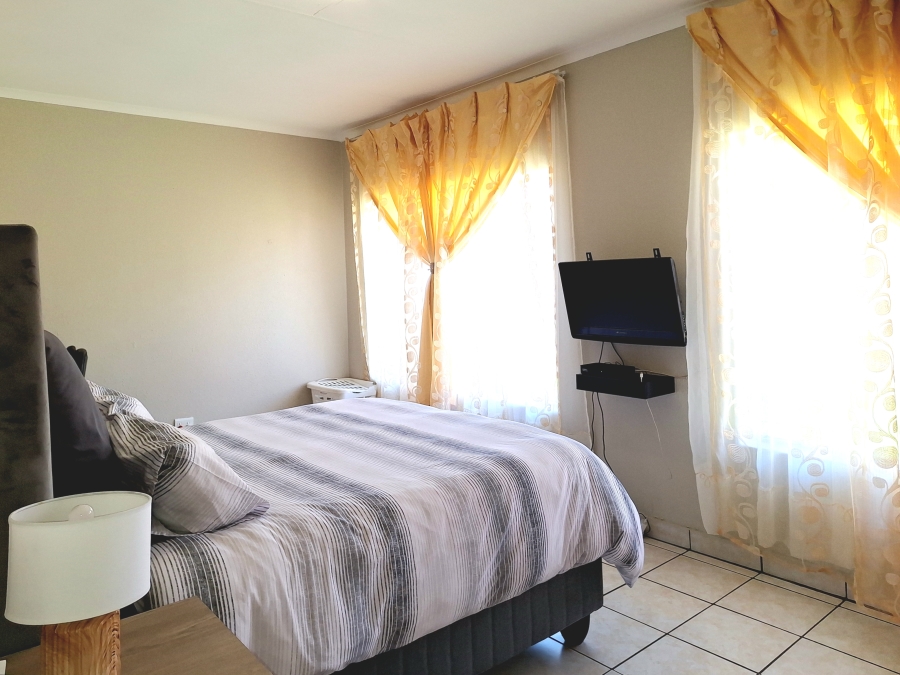 2 Bedroom Property for Sale in Groblerpark Gauteng