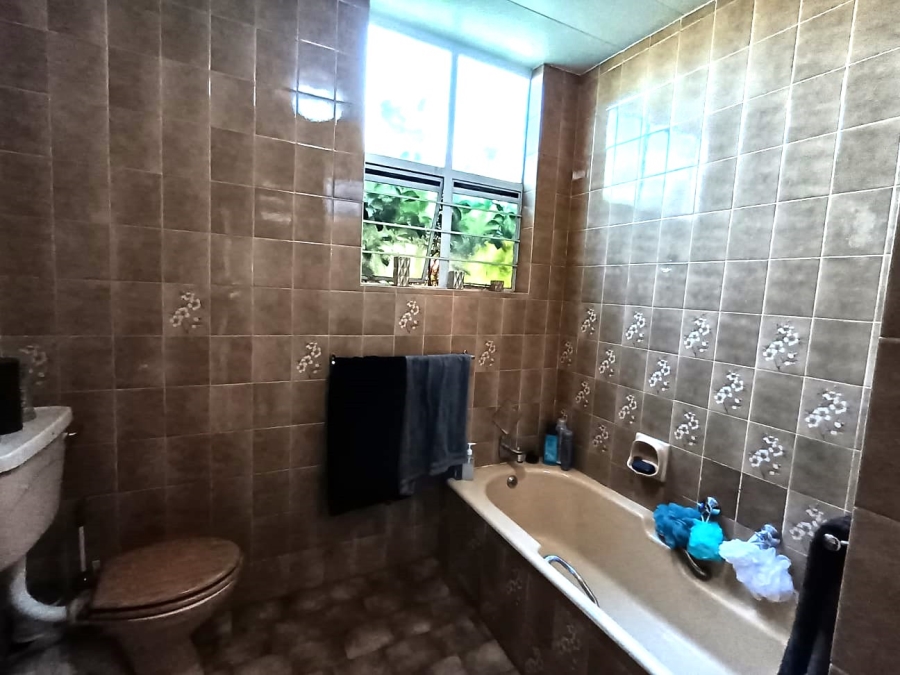 To Let 2 Bedroom Property for Rent in Brackendowns Gauteng