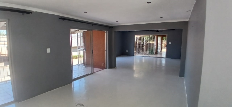 To Let 2 Bedroom Property for Rent in Wilgeheuwel Gauteng