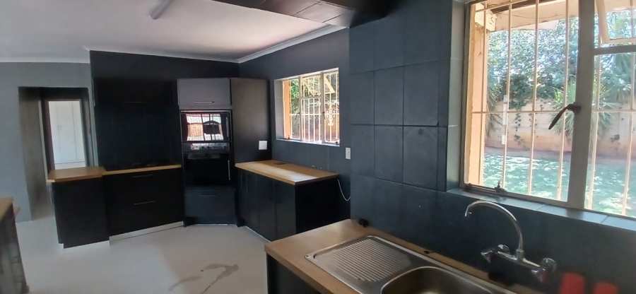 To Let 2 Bedroom Property for Rent in Wilgeheuwel Gauteng