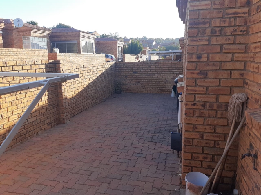 To Let 2 Bedroom Property for Rent in Chancliff A H Gauteng