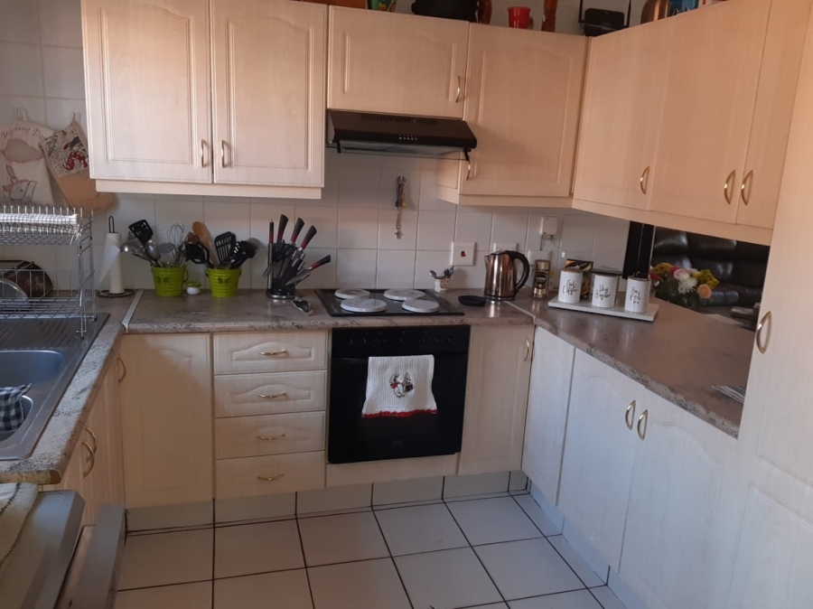 To Let 2 Bedroom Property for Rent in Chancliff A H Gauteng