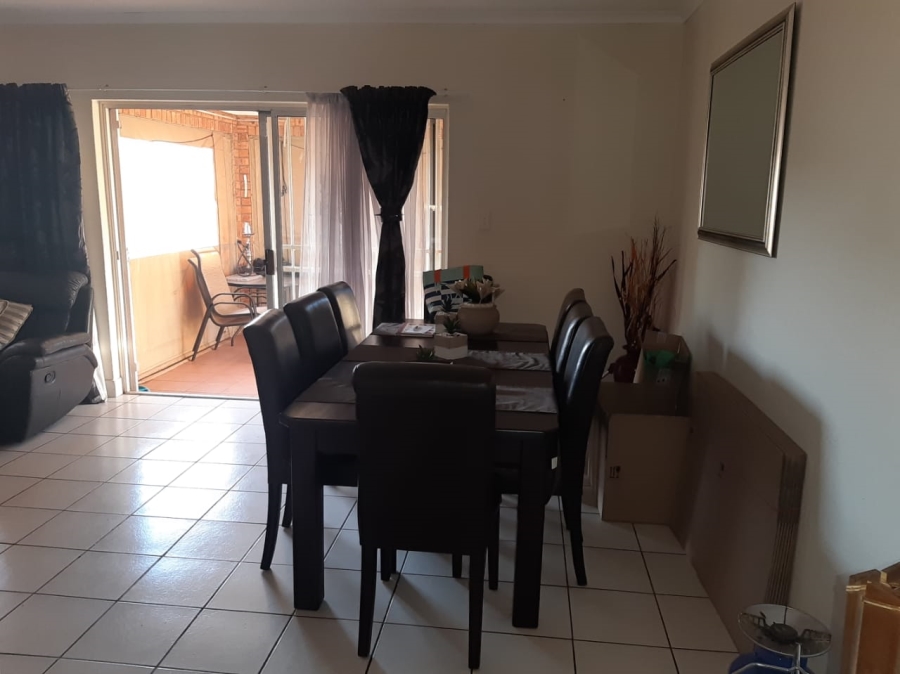 To Let 2 Bedroom Property for Rent in Chancliff A H Gauteng