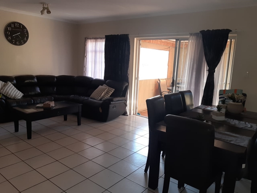 To Let 2 Bedroom Property for Rent in Chancliff A H Gauteng