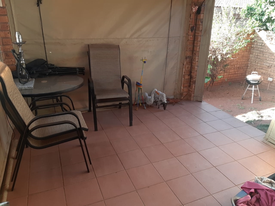 To Let 2 Bedroom Property for Rent in Chancliff A H Gauteng