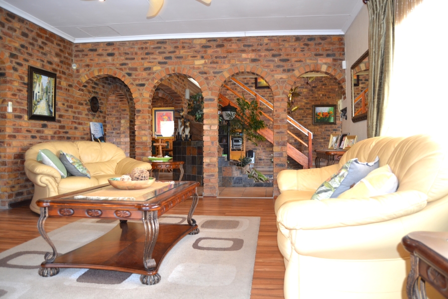 7 Bedroom Property for Sale in Helderkruin View Gauteng