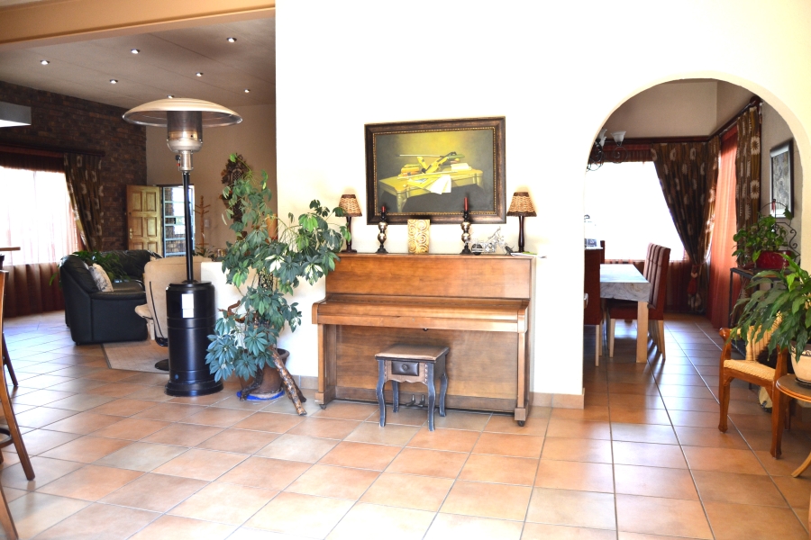 7 Bedroom Property for Sale in Helderkruin View Gauteng