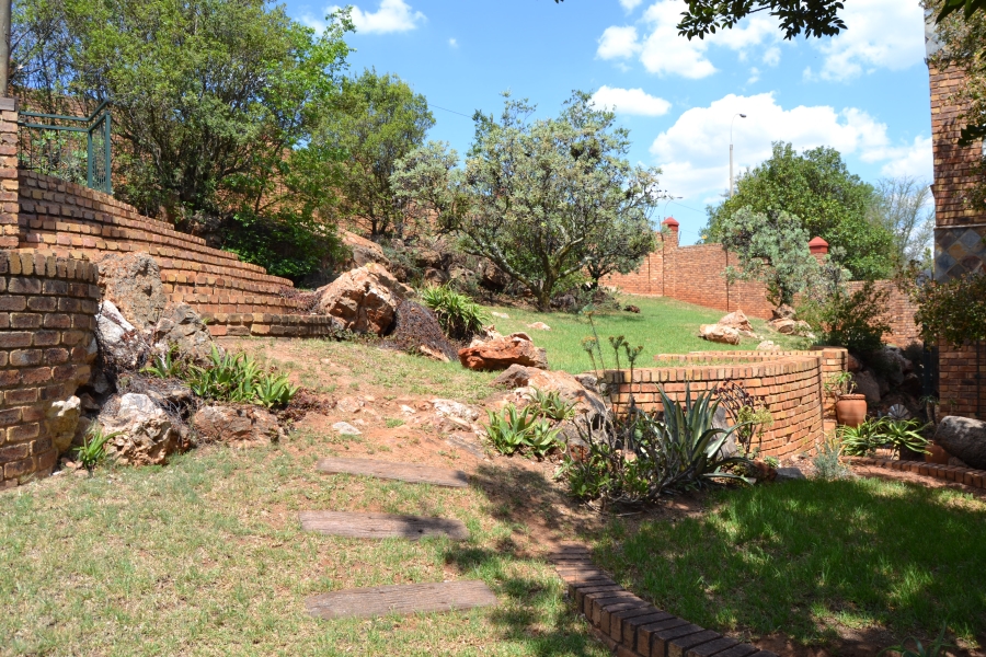 7 Bedroom Property for Sale in Helderkruin View Gauteng