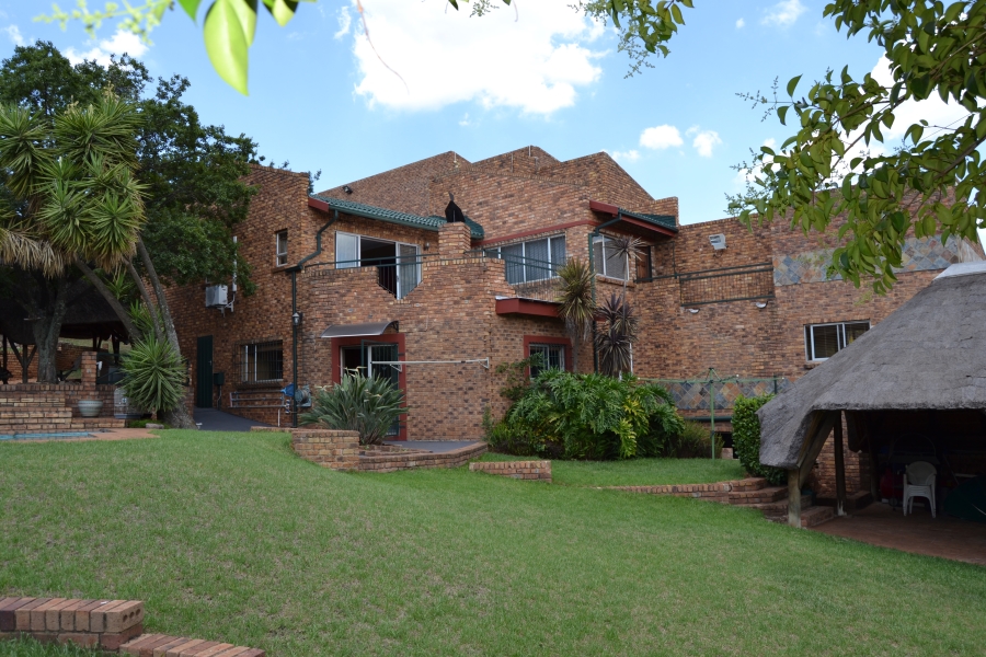 7 Bedroom Property for Sale in Helderkruin View Gauteng