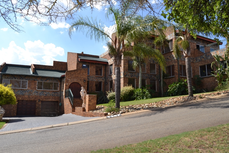 7 Bedroom Property for Sale in Helderkruin View Gauteng