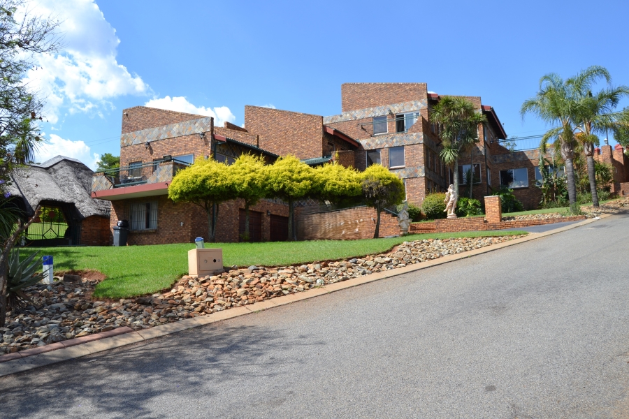 7 Bedroom Property for Sale in Helderkruin View Gauteng