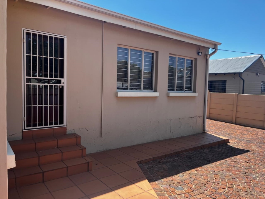 To Let commercial Property for Rent in Edenvale Central Gauteng